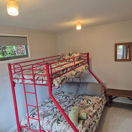 Cosy Getaway In Manapouri Villa Exteriör bild