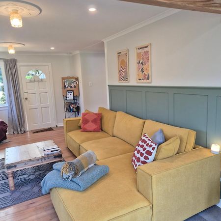 Cosy Getaway In Manapouri Villa Exteriör bild