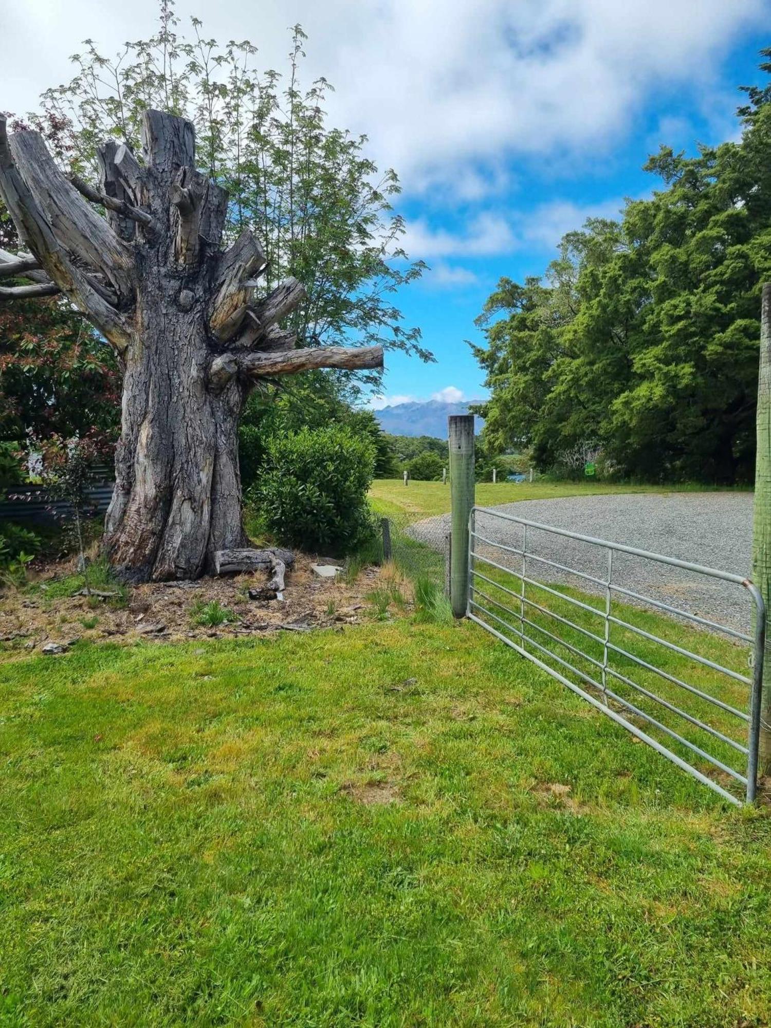 Cosy Getaway In Manapouri Villa Exteriör bild