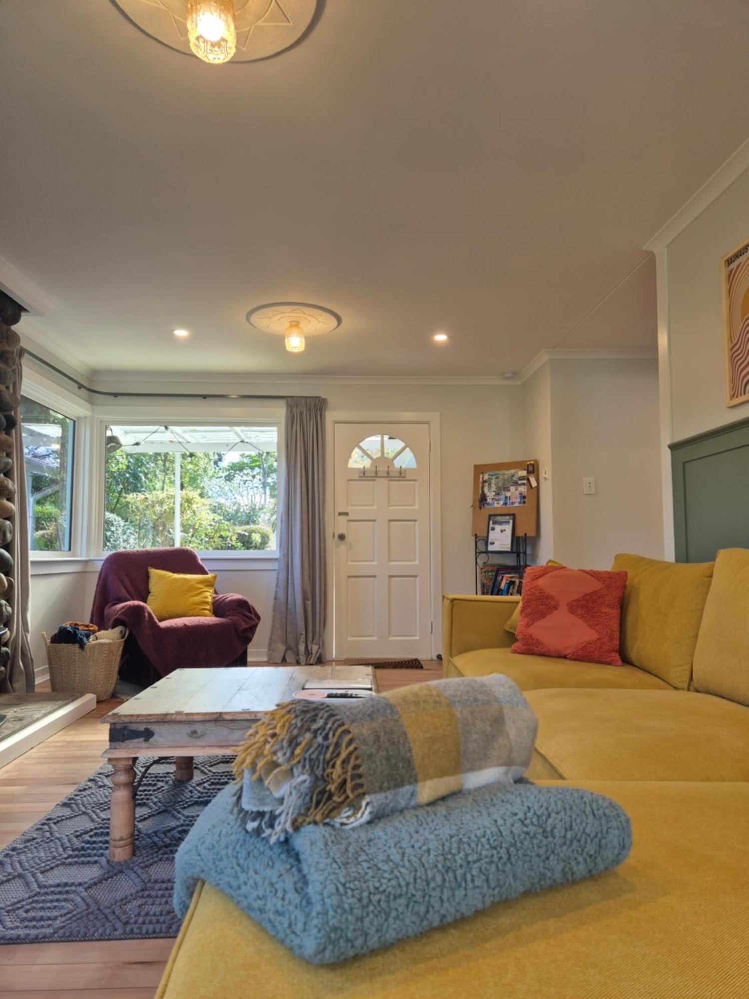 Cosy Getaway In Manapouri Villa Exteriör bild